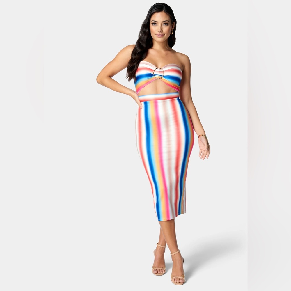 bebe PRINTED FRONT CUTOUT MIDI DRESS- Ibiza Sunset